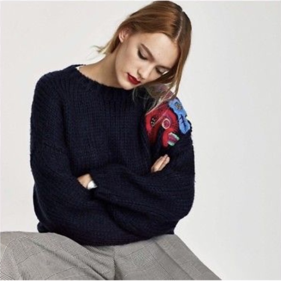 Zara navy blue chunky knit floral detail sweater - Picture 2 of 3